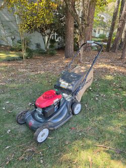 Honda HRX217 Self-propelled Lawn Mower
