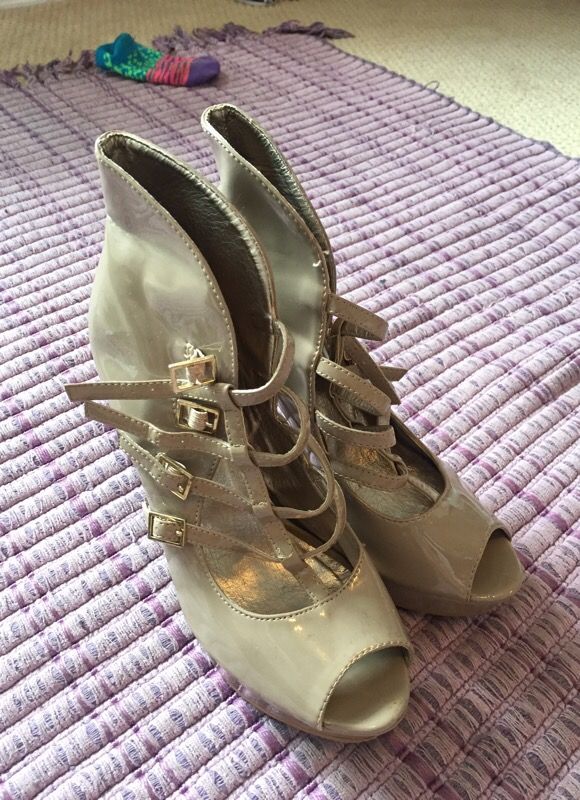 Women's Beige Heels size 7