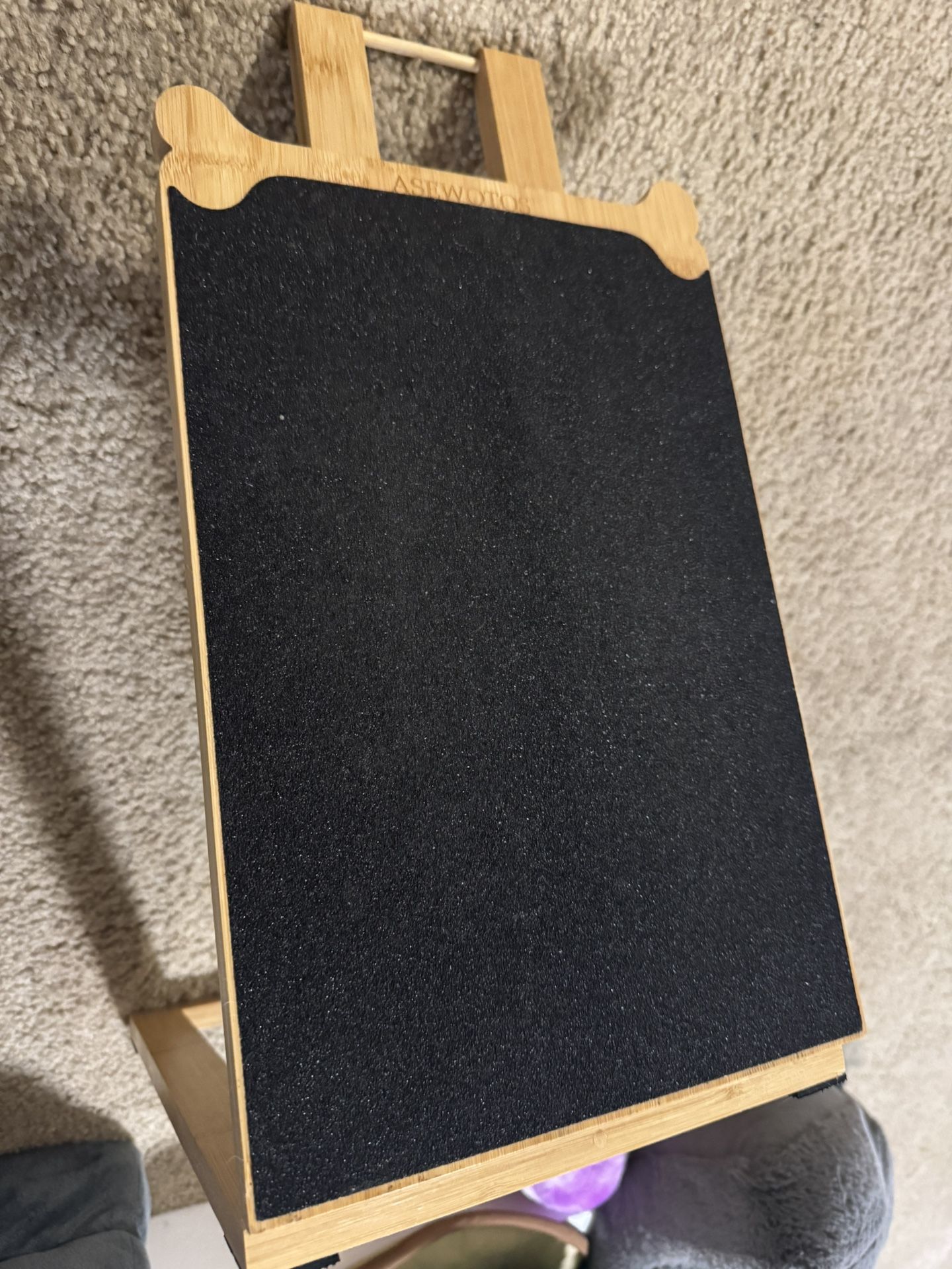 dog scratcher