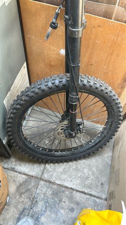 E-bike front tire. (RIM 1.85x21) 80/100-21