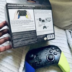 NINTENDO SWITCH SPLATOON 3 PRO CONTROLLER
