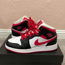 Air Jordan 1 Mid