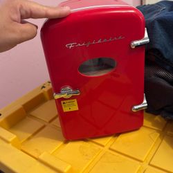 Mini Fridge 