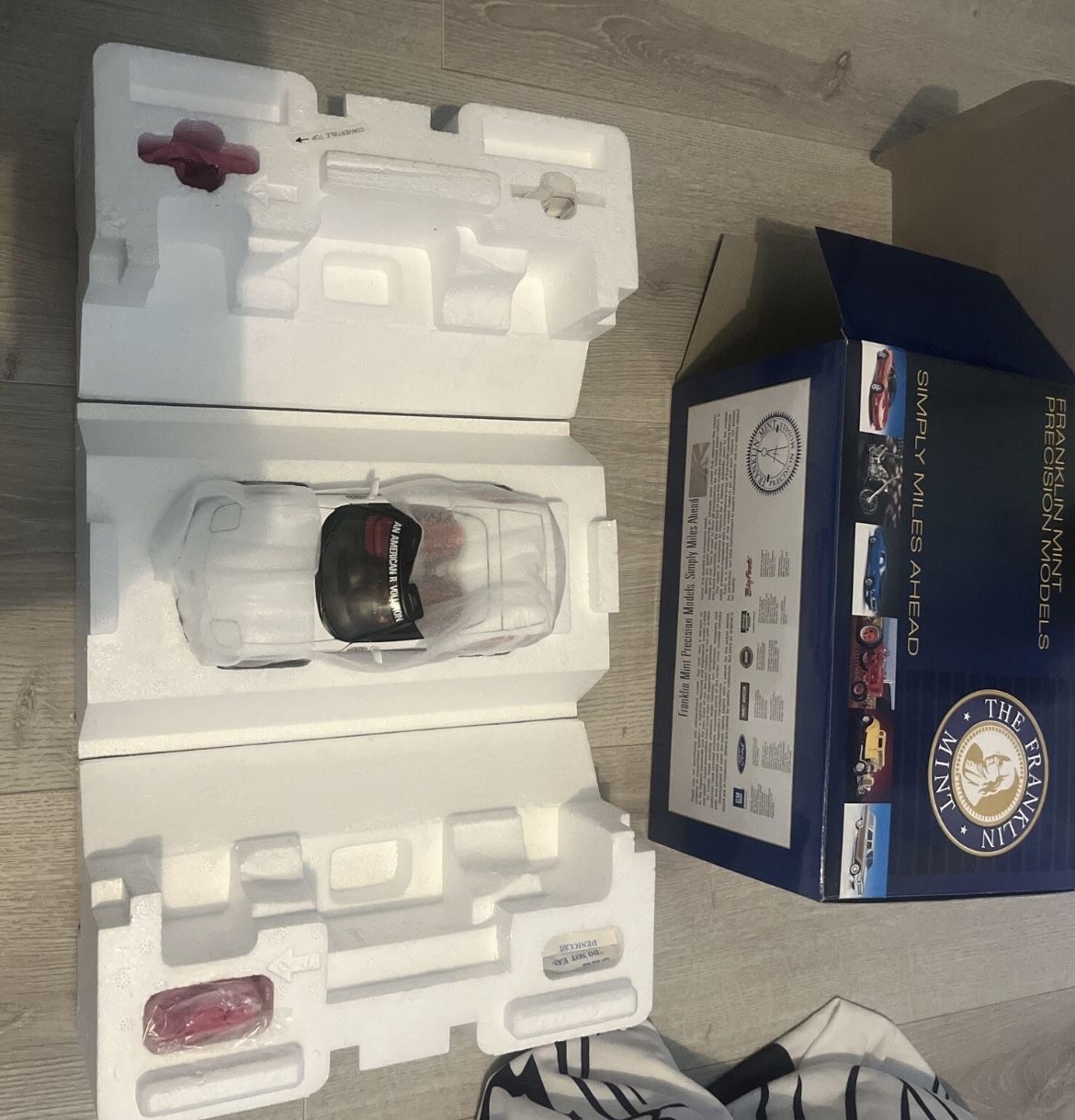 RARE Franklin Mint 2004 Corvette INDY 500 PACE CAR Limited Edition 0979/5000 NIB