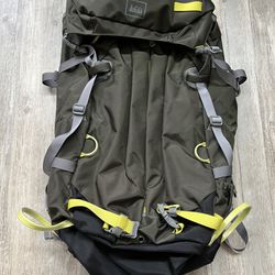 REI Backpack Hiking Backpacking Traveling Day Pack 