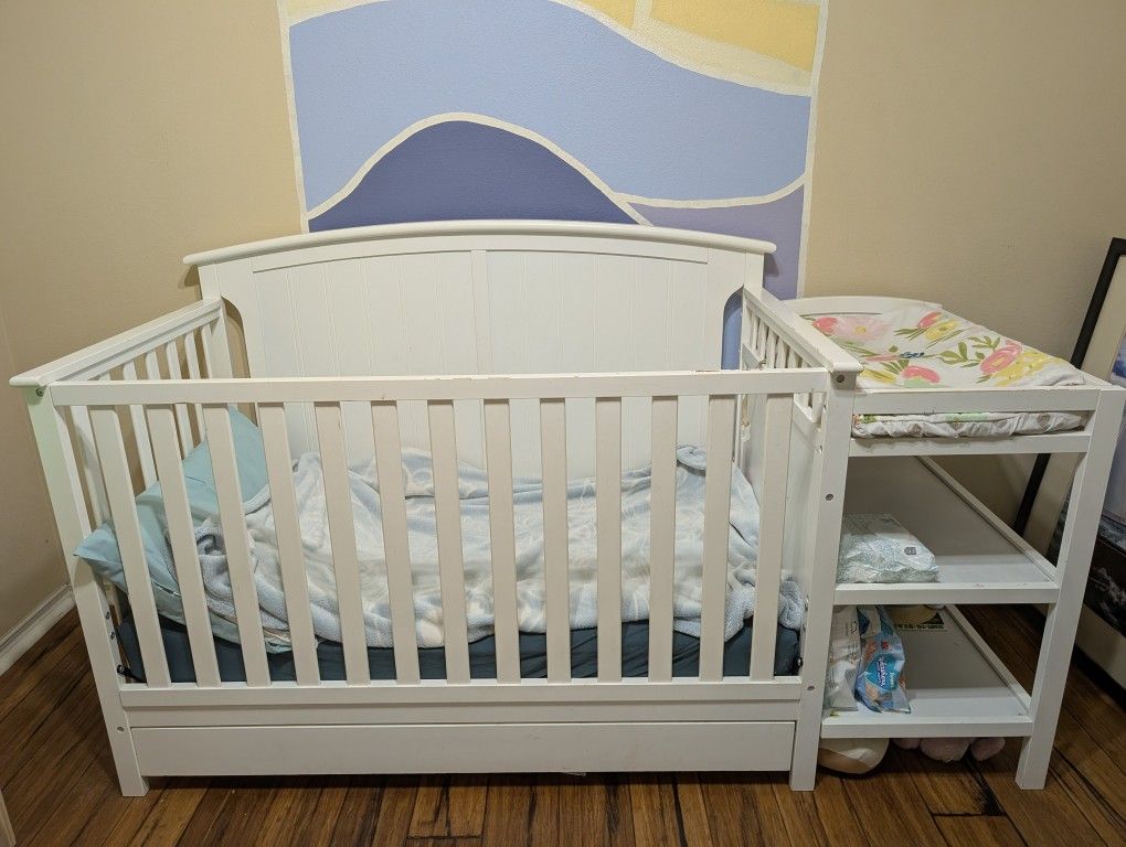 Convertible Crib With Changing Table