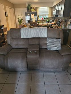 Great couch. In great shape.