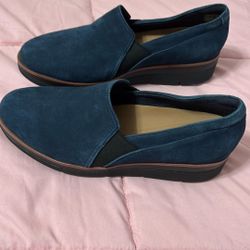 Clark’s Blue Suede Shoes Size 8w