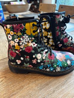 Ladies size 6 Doc Martens