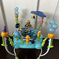 Baby jumper activity center