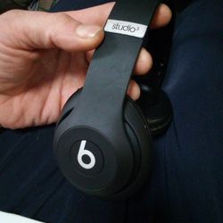 Dre Beats Studio 3's Wireless Headphones 