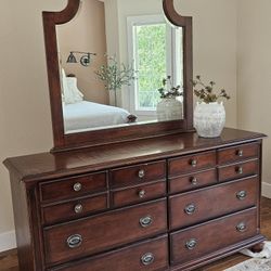 Heavy Solid Wood 6 Drawer Dresser