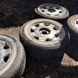 Wheels came off a  1998–2001 Cadillac