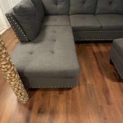 Gray Sectional With Ottoman 