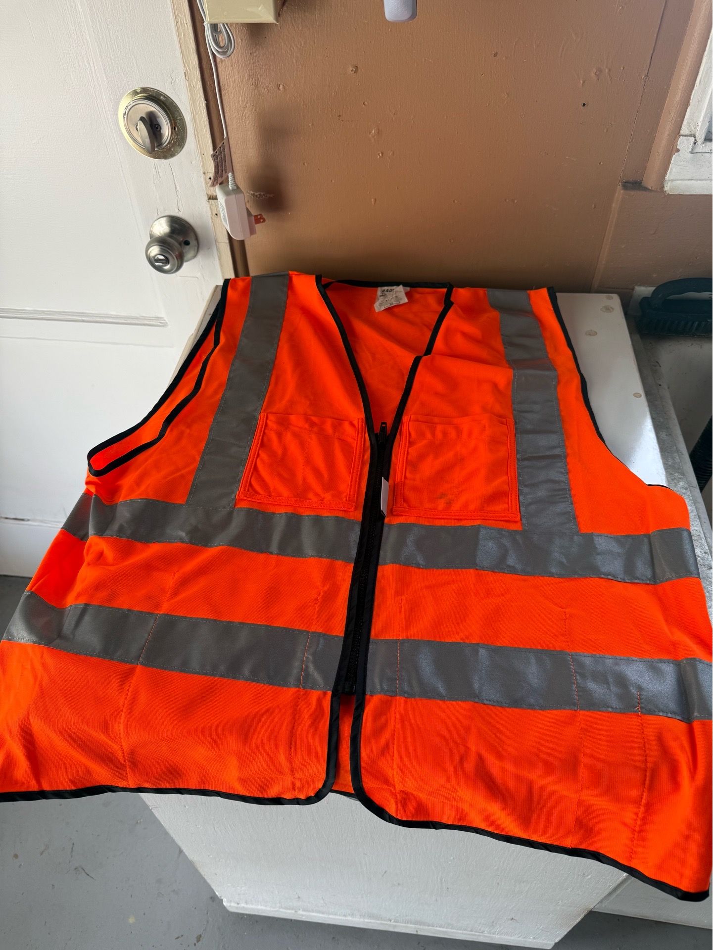 13 type R high visibility safety vests