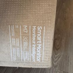 Samsung - M702 Series 32" Smart Tizen 4K UHD Monitor