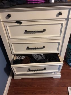 Dresser w mirror