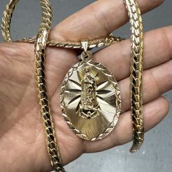 14k premium gold plated Virgin Mary pendant and necklace ✅✅