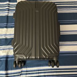 Samsonite Tru-Frame Carry-On Spinner - NEW  Suitcase / Luggage