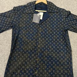LV 2pc Set. T-Shirt/Shorts. Size L. Brand New