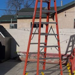 Excellent condition, fiberglass ladders