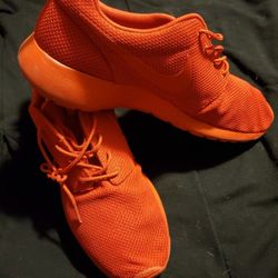 Nike/ Roshe One Bright Red/ Running Shoes/ 14's / Preowned 