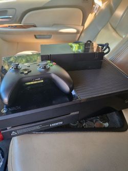 Xbox One with Controller and Cords Great Condition.
Pick up in yorkville.