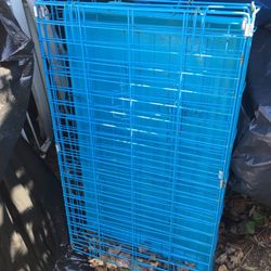 Nice medium pet cage with removable tray only $60 firm￼