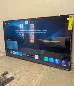 Samsung 50”  Smart Tv /soundbar