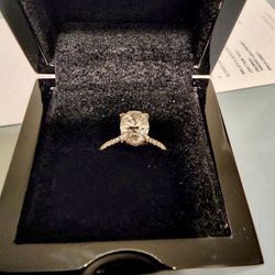 18 k 2.00 carat diamond  ring