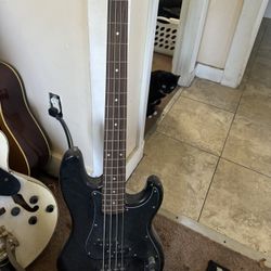 Squire Electric Bass 