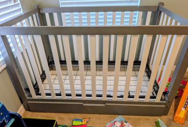 Crib & Dresser Gray (no mattress)