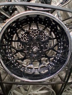 BRAND NEW SET OF 24" FORGIATO WHEELS