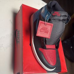 Air Jordan 1  size 10 men wmns 12