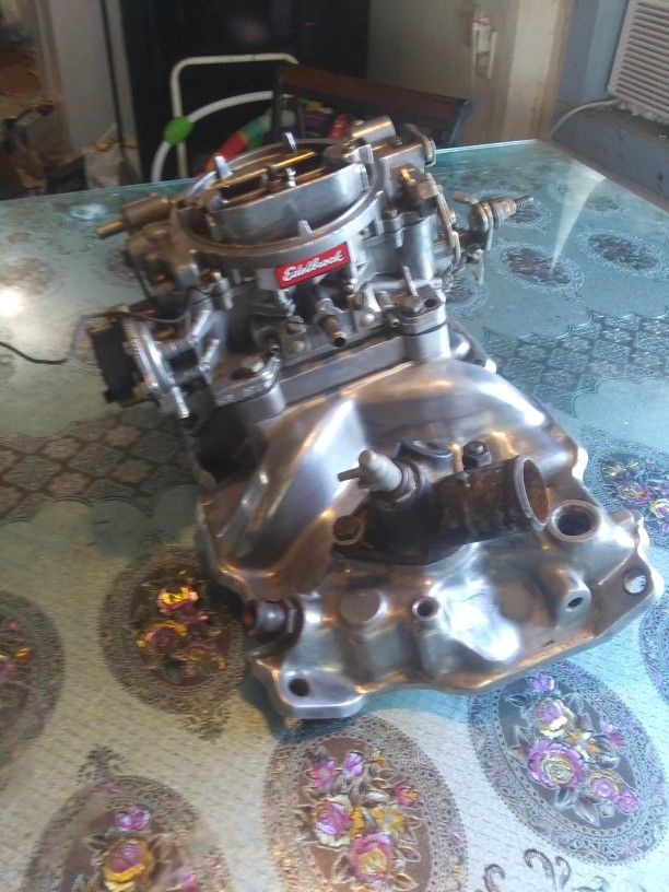 Edelbrock 4 Barrel With 350 Chevy Small Block High Rise