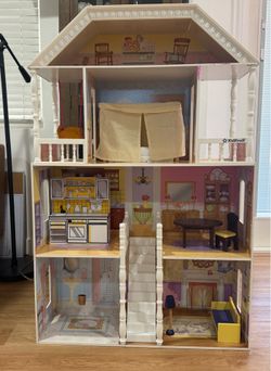 Kidcraft doll house