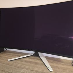 Alienware 32inch 4k qd oled 240hz no burn in no scratches
