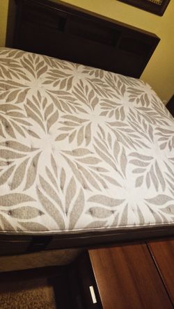 Sealy Posture Pedic Spring Somers Eurotop Medium King Matress. Make offer!