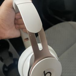 Beats Solo Pro