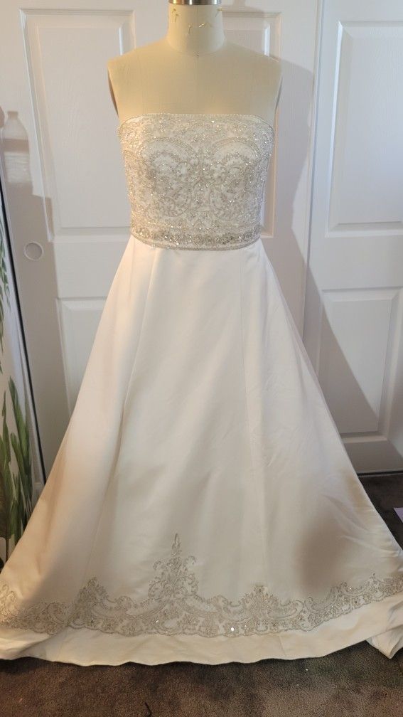 Oleg Cassini wedding gown sz 16