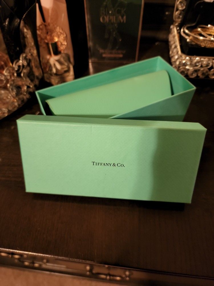 Tiffany & CO SUNGLASSES $200