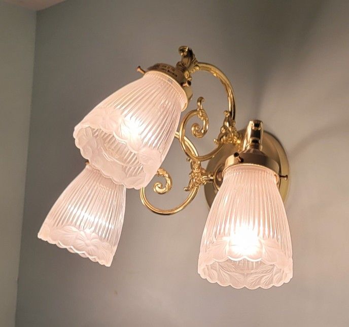 Wall Light Gold With Three Lamps
