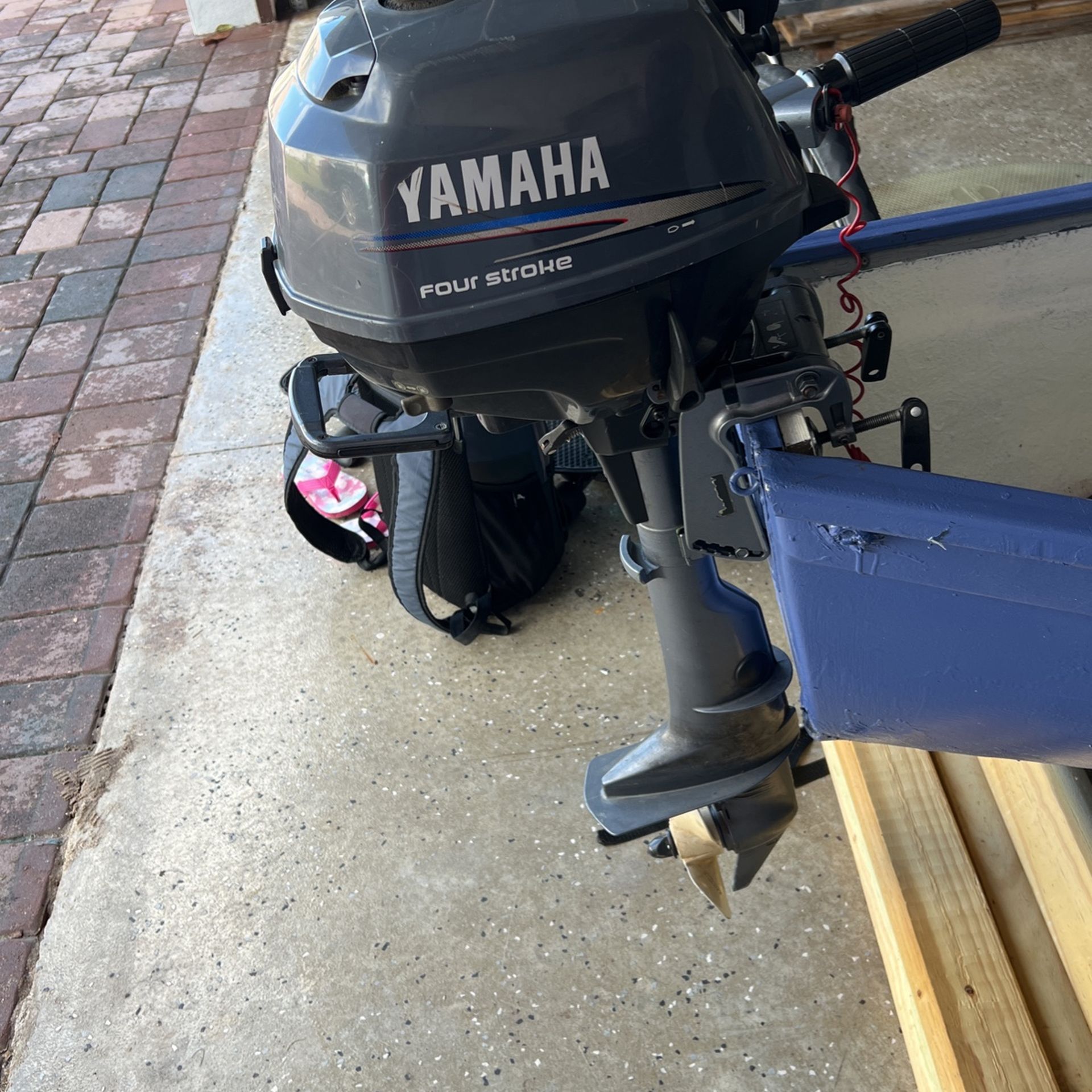 Yamaha 2.5 Four Stroke Boat motor (for Canoes Or Small Boats)