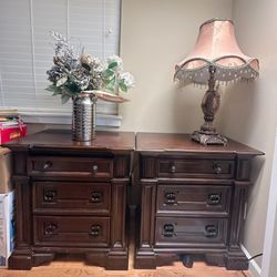 Three-drawer bedside table