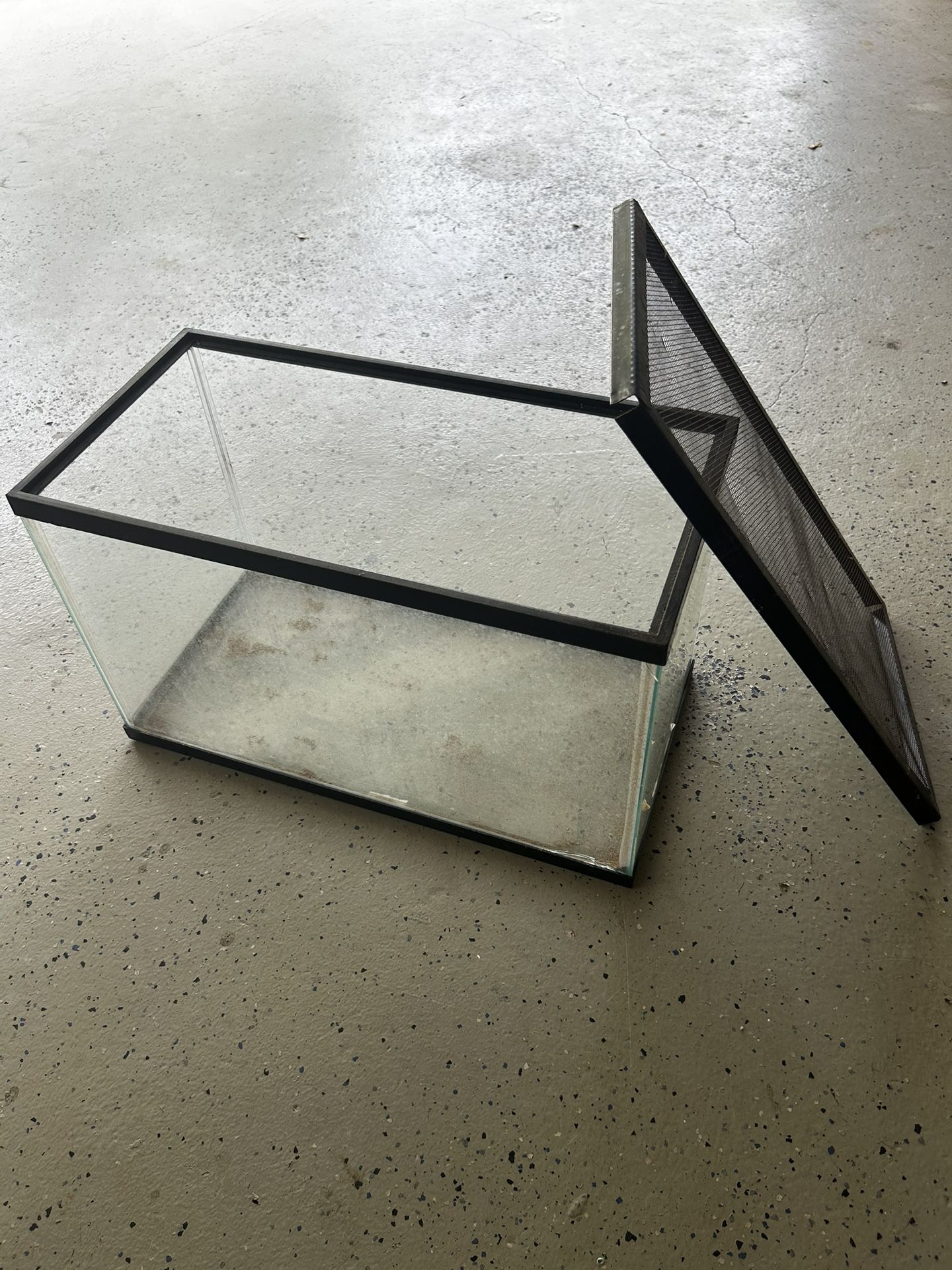 Glass Aquarium with lid