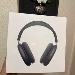 Brand New Sealed AirPod Max - Midnight 