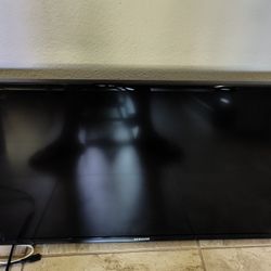 TV with Power Cable And Roku. No Remote.