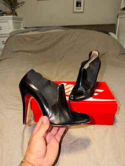 Christian Louboutin Black Leather Pump Red Sole Stiletto Pointed Toe 39.5