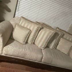 Victorian 2 pc sofa & Loveseat for sale , nonsmoker 