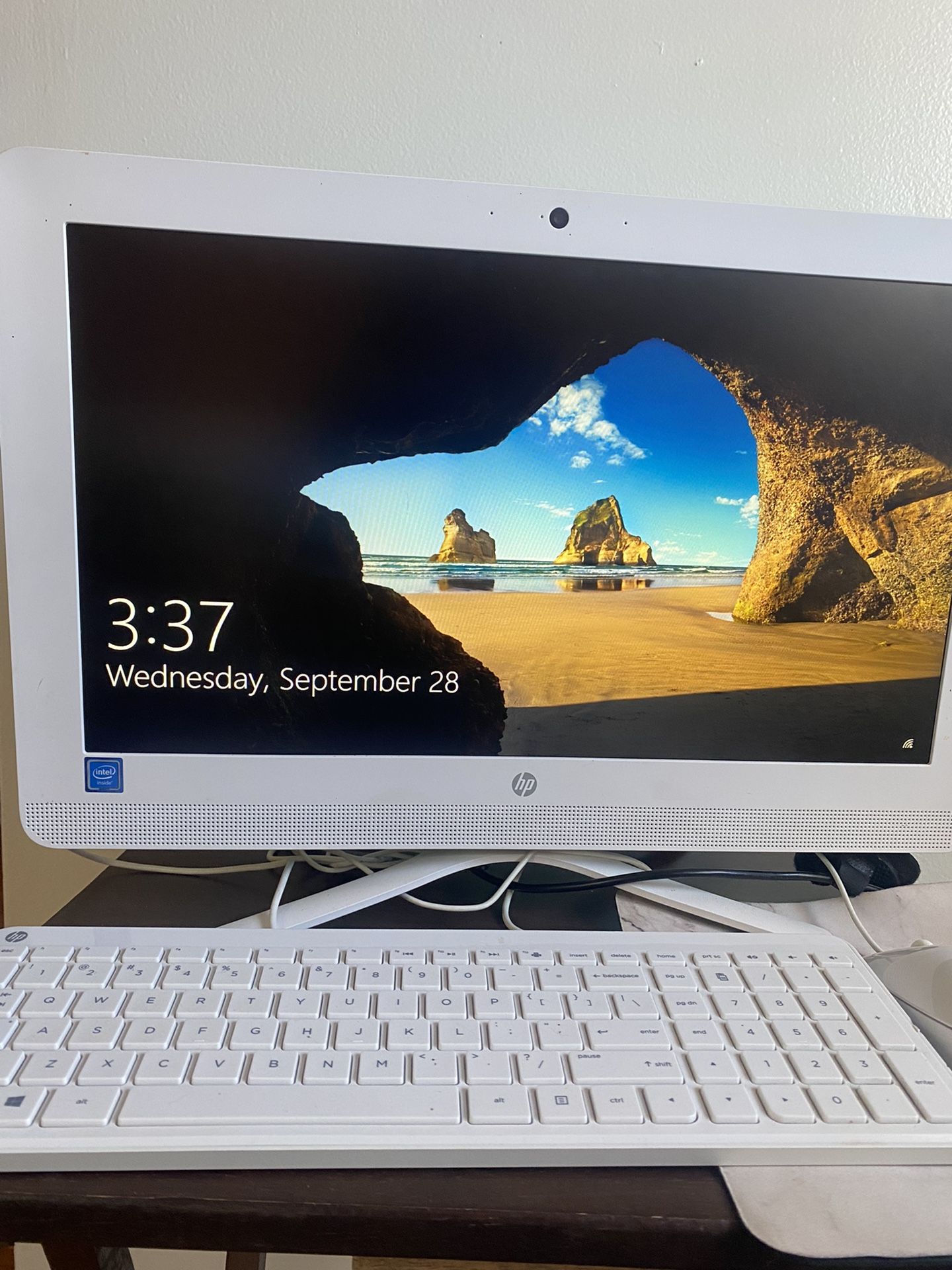 All In One HP Computer With Mouse And Keyboard
